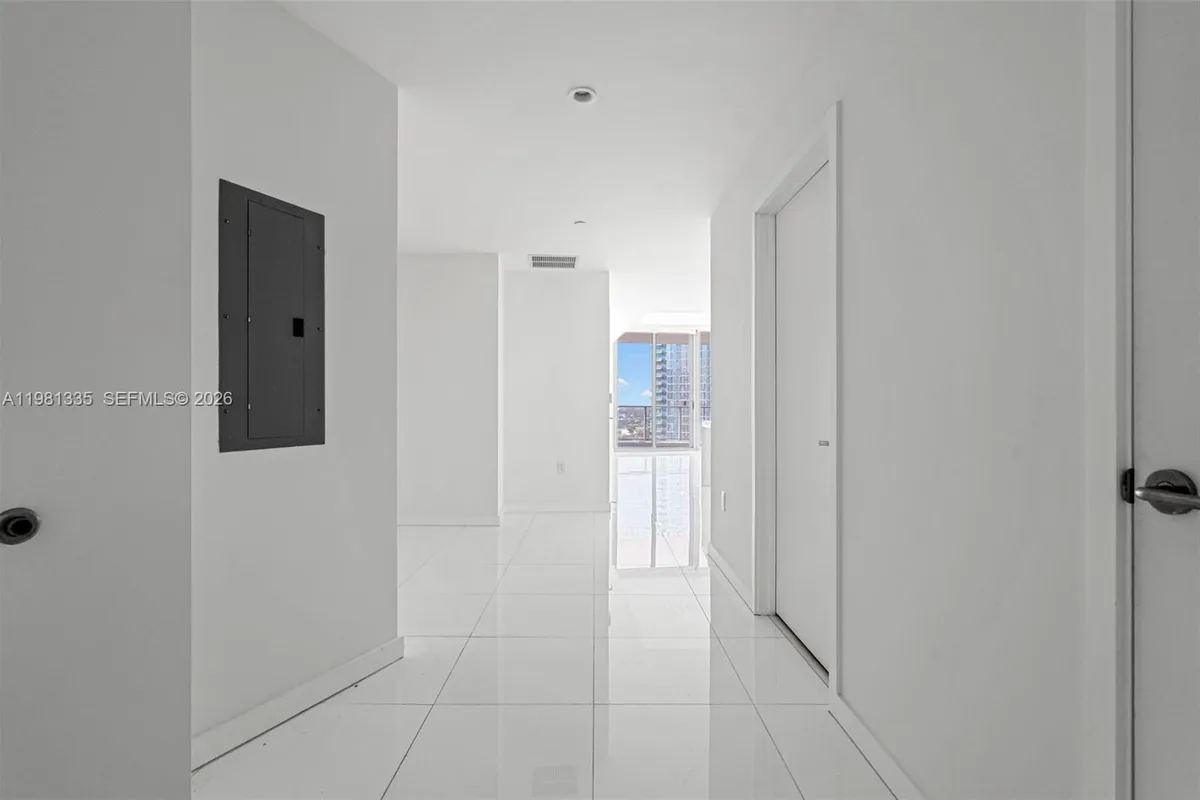 851 NE 1st Ave # 2200, Miami FL 33132