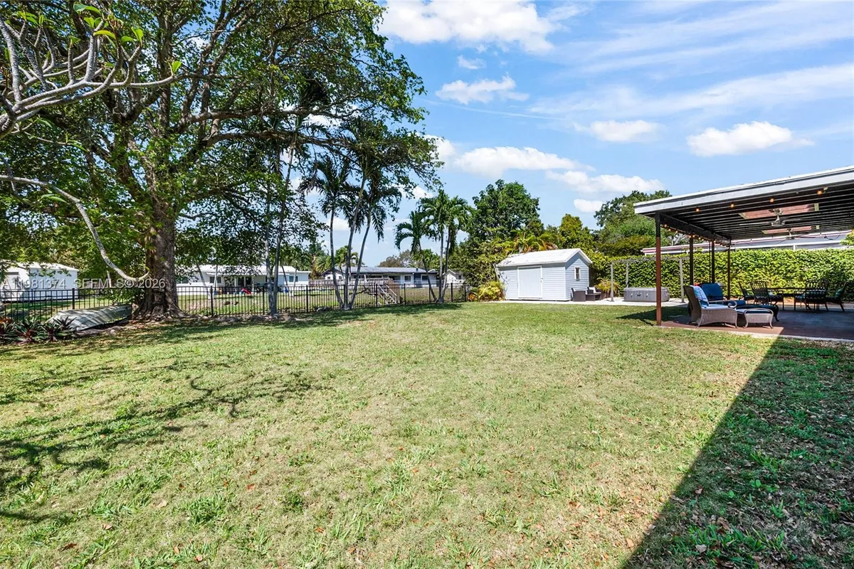 18044 SW 89th Pl, Palmetto Bay FL 33157