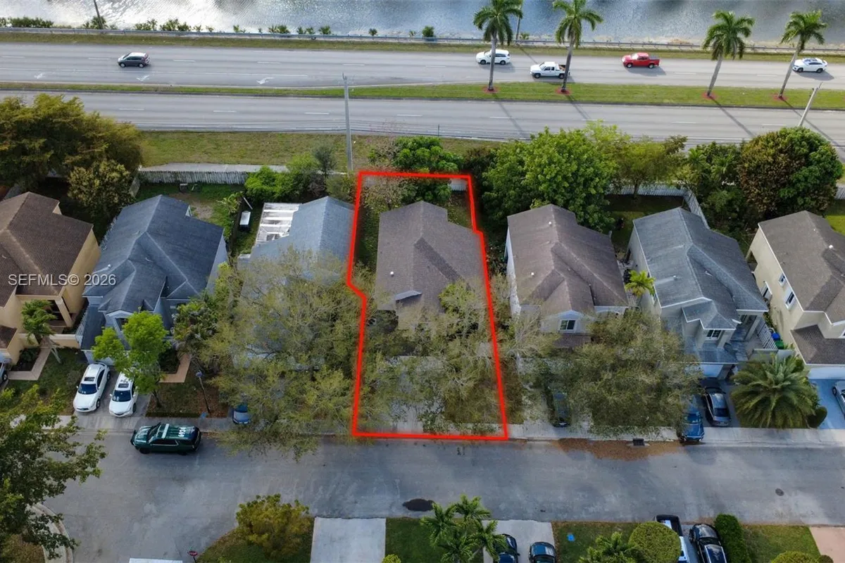 2836 W River Run Cir W, Miramar FL 33025