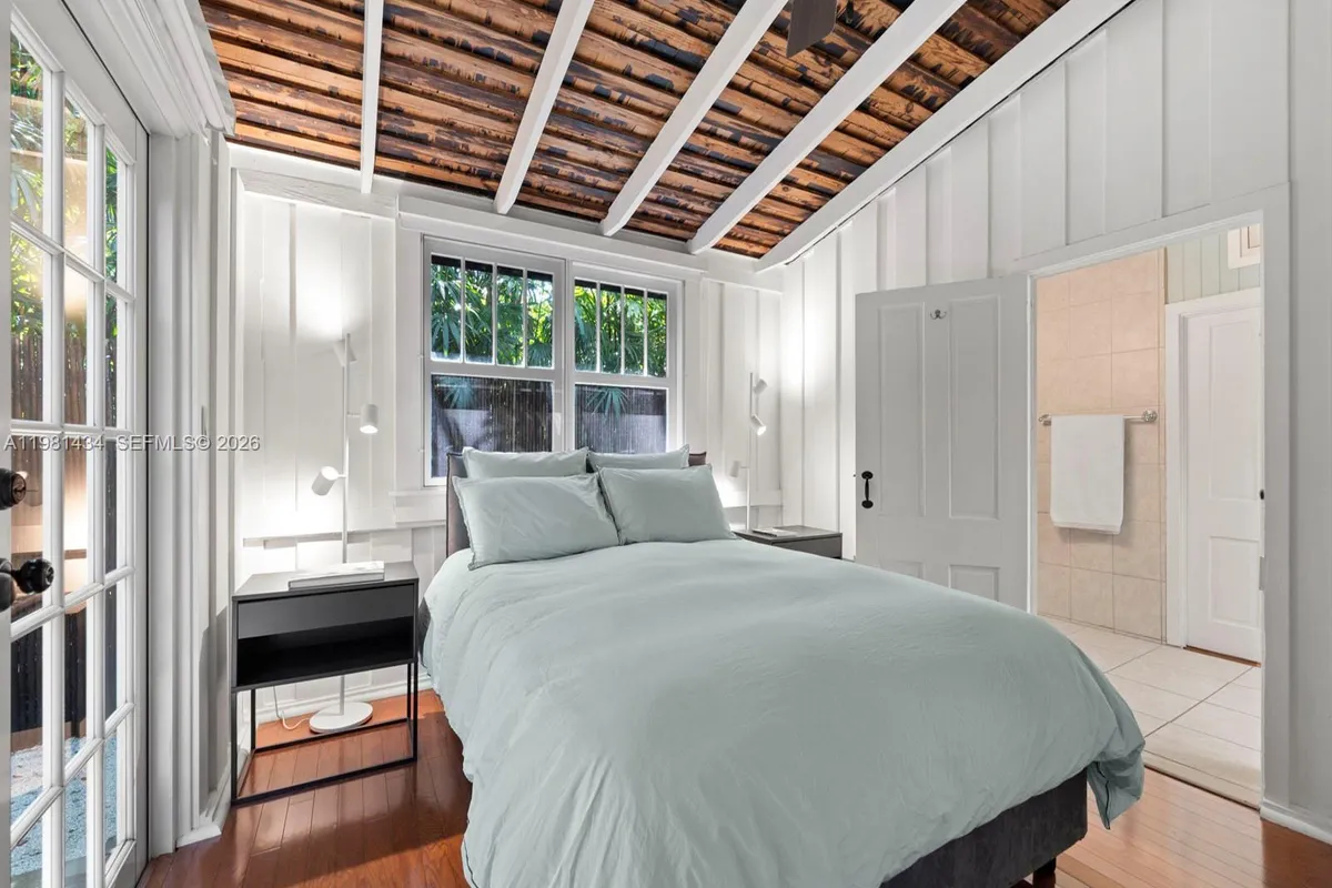 3558 Royal Palm Ave, Miami FL 33133