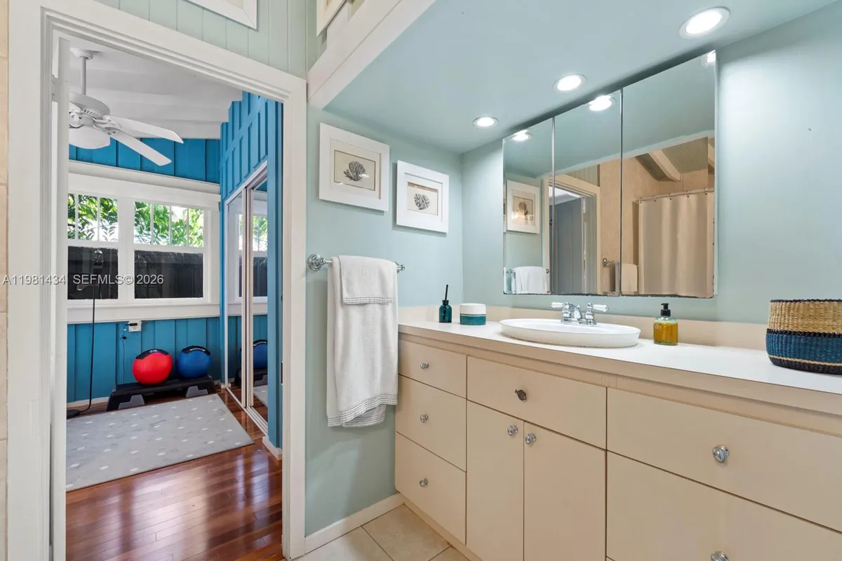 3558 Royal Palm Ave, Miami FL 33133