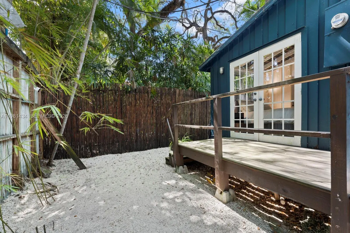 3558 Royal Palm Ave, Miami FL 33133