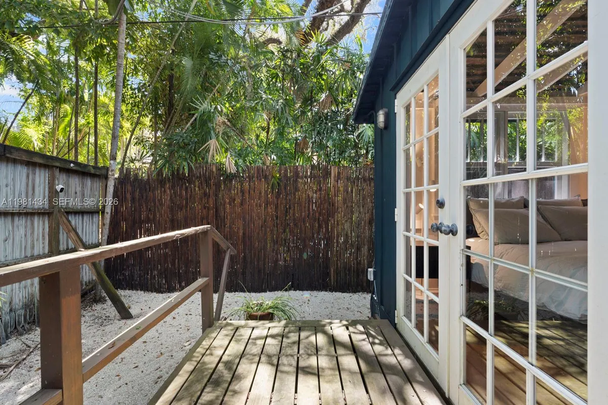 3558 Royal Palm Ave, Miami FL 33133