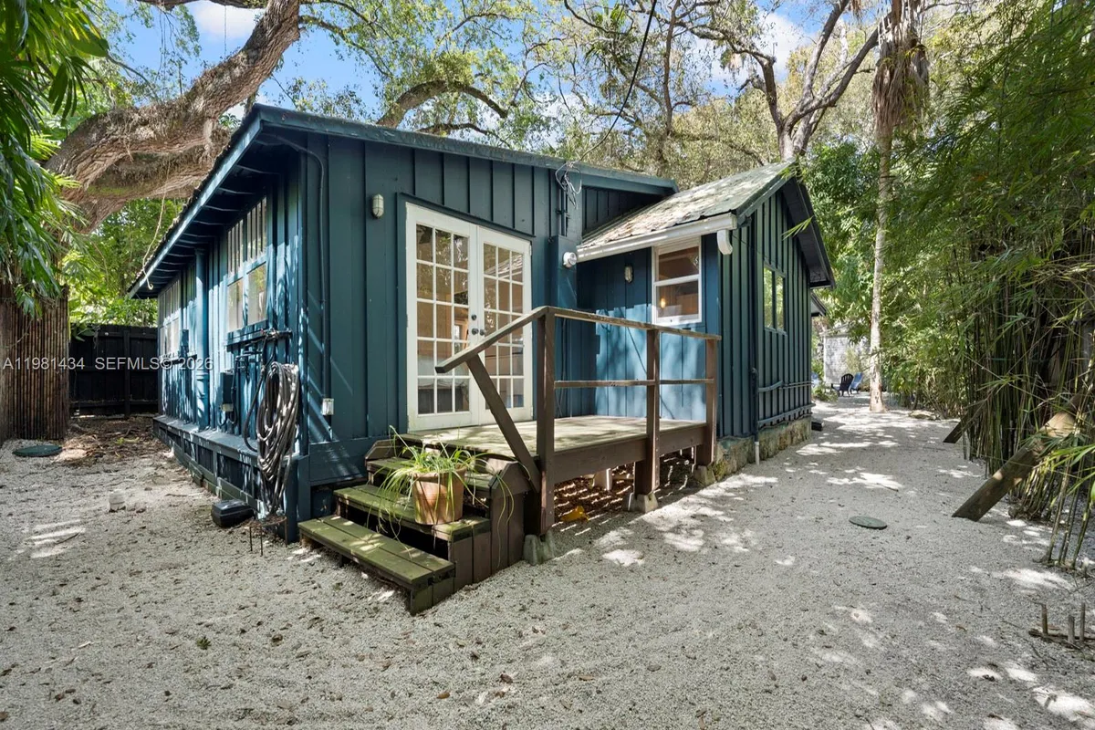 3558 Royal Palm Ave, Miami FL 33133