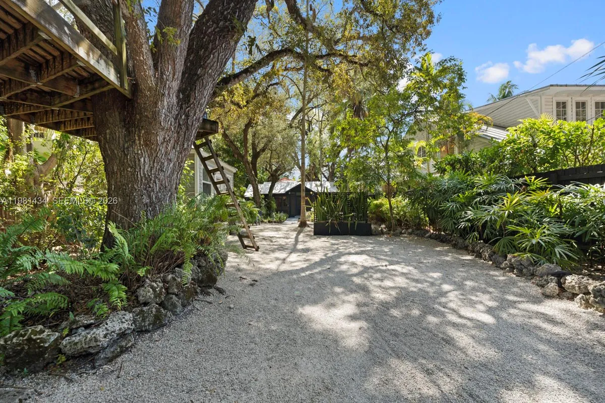 3558 Royal Palm Ave, Miami FL 33133