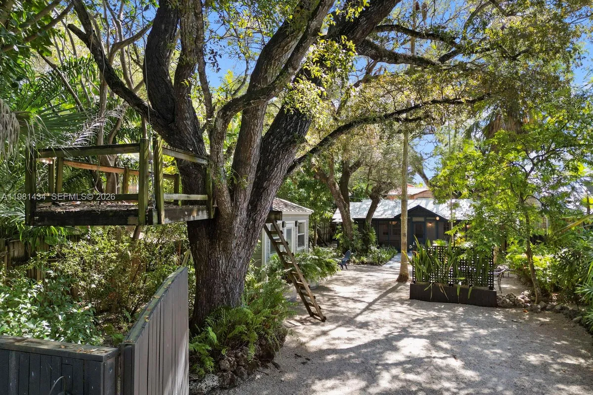 3558 Royal Palm Ave, Miami FL 33133