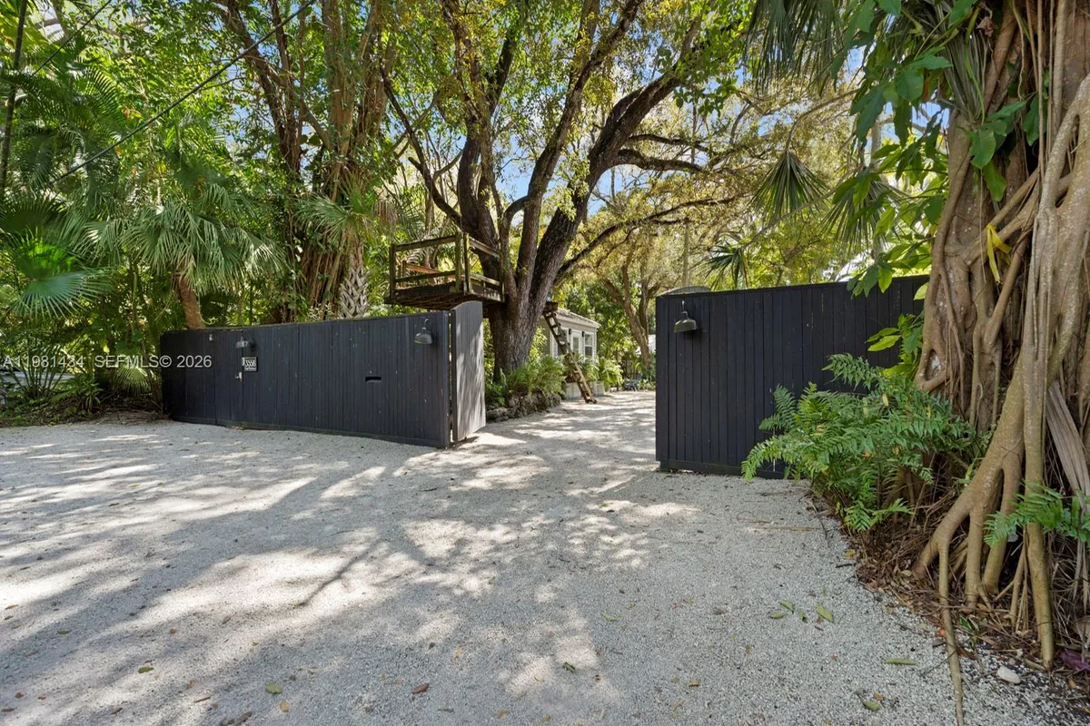 3558 Royal Palm Ave, Miami FL 33133