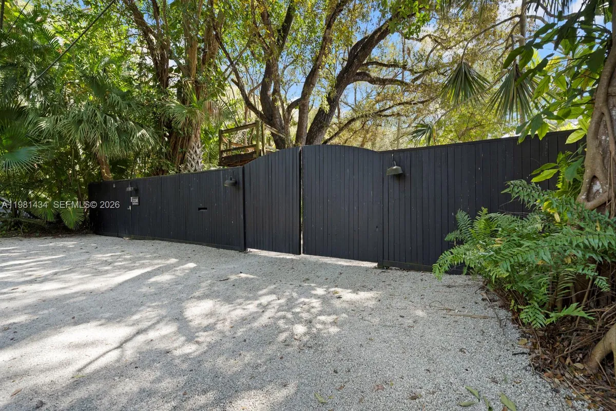 3558 Royal Palm Ave, Miami FL 33133