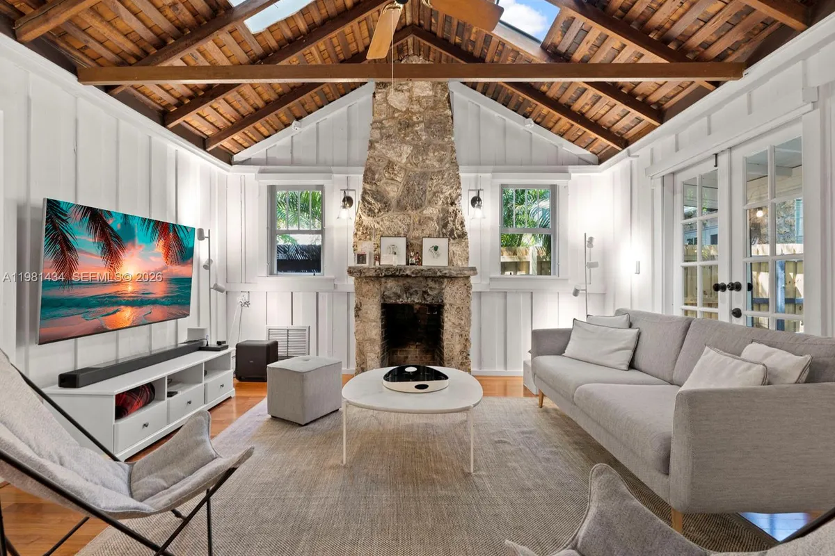 3558 Royal Palm Ave, Miami FL 33133