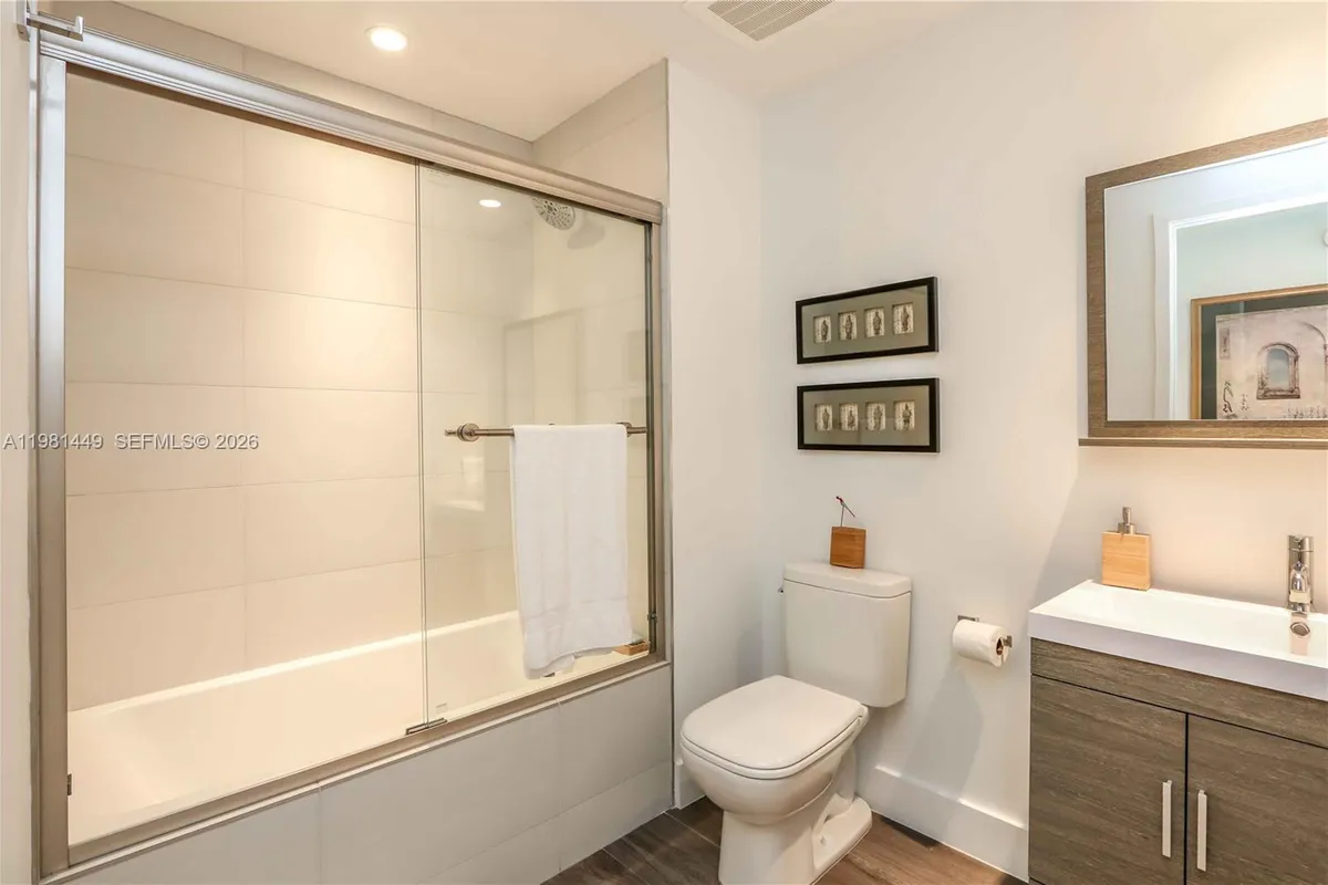 2900 NE 7th Ave # 404, Miami FL 33137