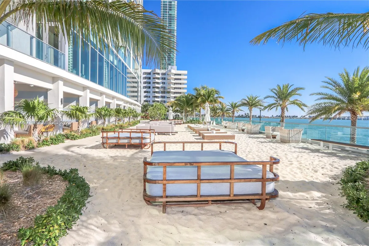 2900 NE 7th Ave # 404, Miami FL 33137