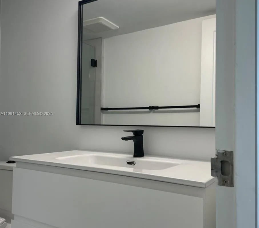 10275 Collins Ave # 933, Bal Harbour FL 33154