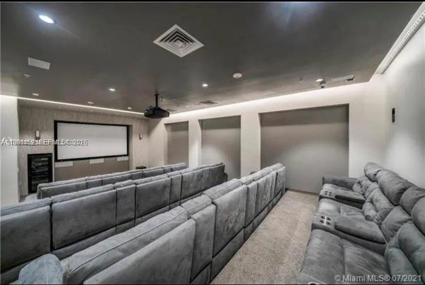 10275 Collins Ave # 933, Bal Harbour FL 33154