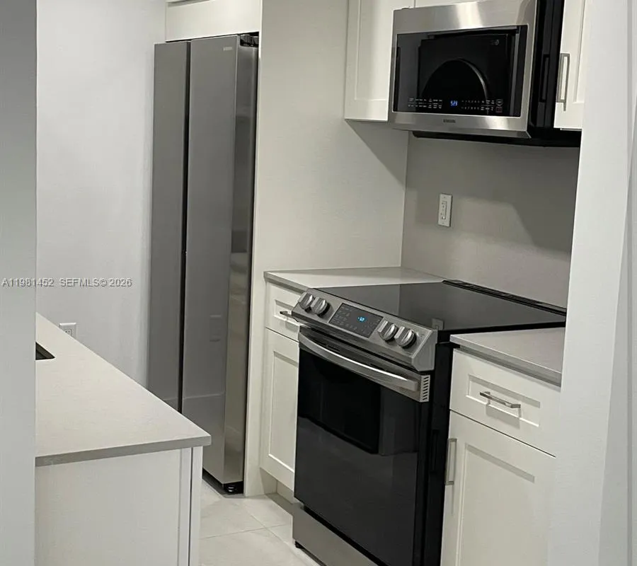 10275 Collins Ave # 933, Bal Harbour FL 33154