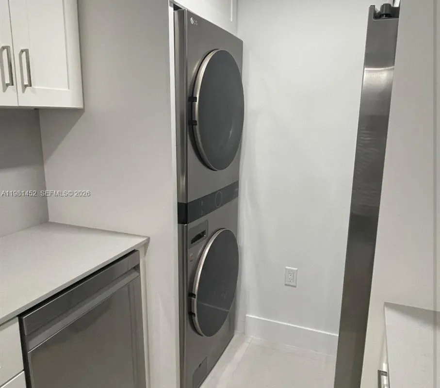 10275 Collins Ave # 933, Bal Harbour FL 33154