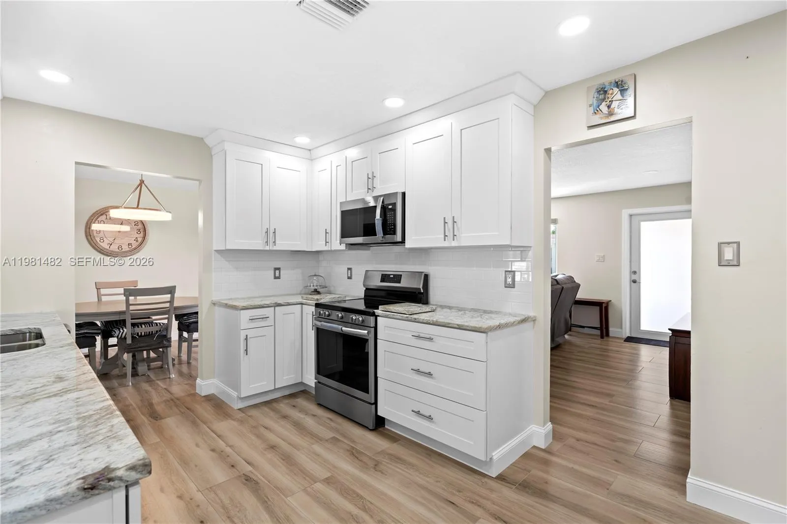 6945 NW 17th St, Margate FL 33063