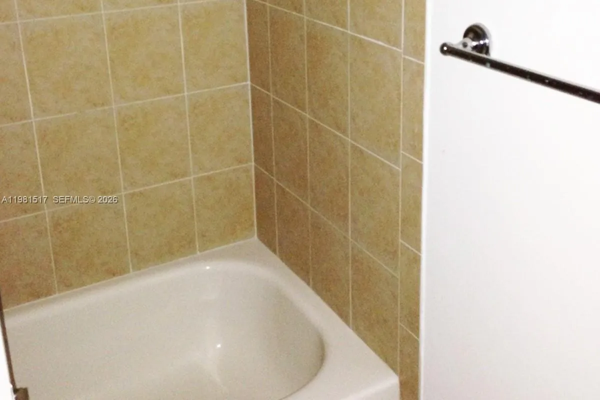 3020 NW 125th Ave # 211, Sunrise FL 33323