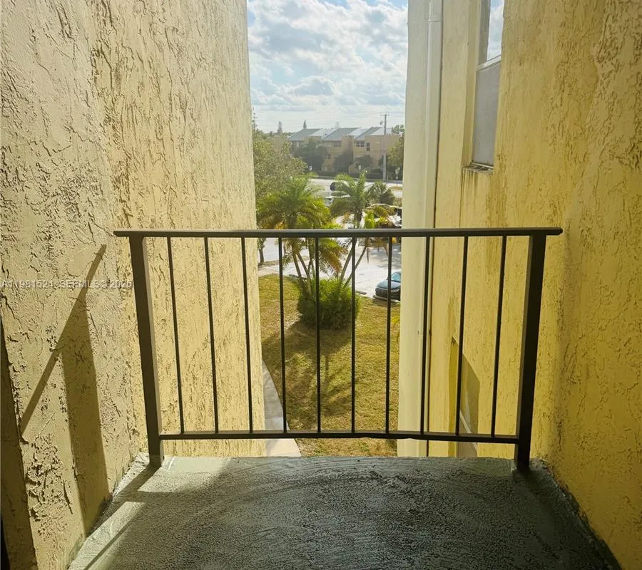 1800 SW 81st Ave # 1414, North Lauderdale FL 33068