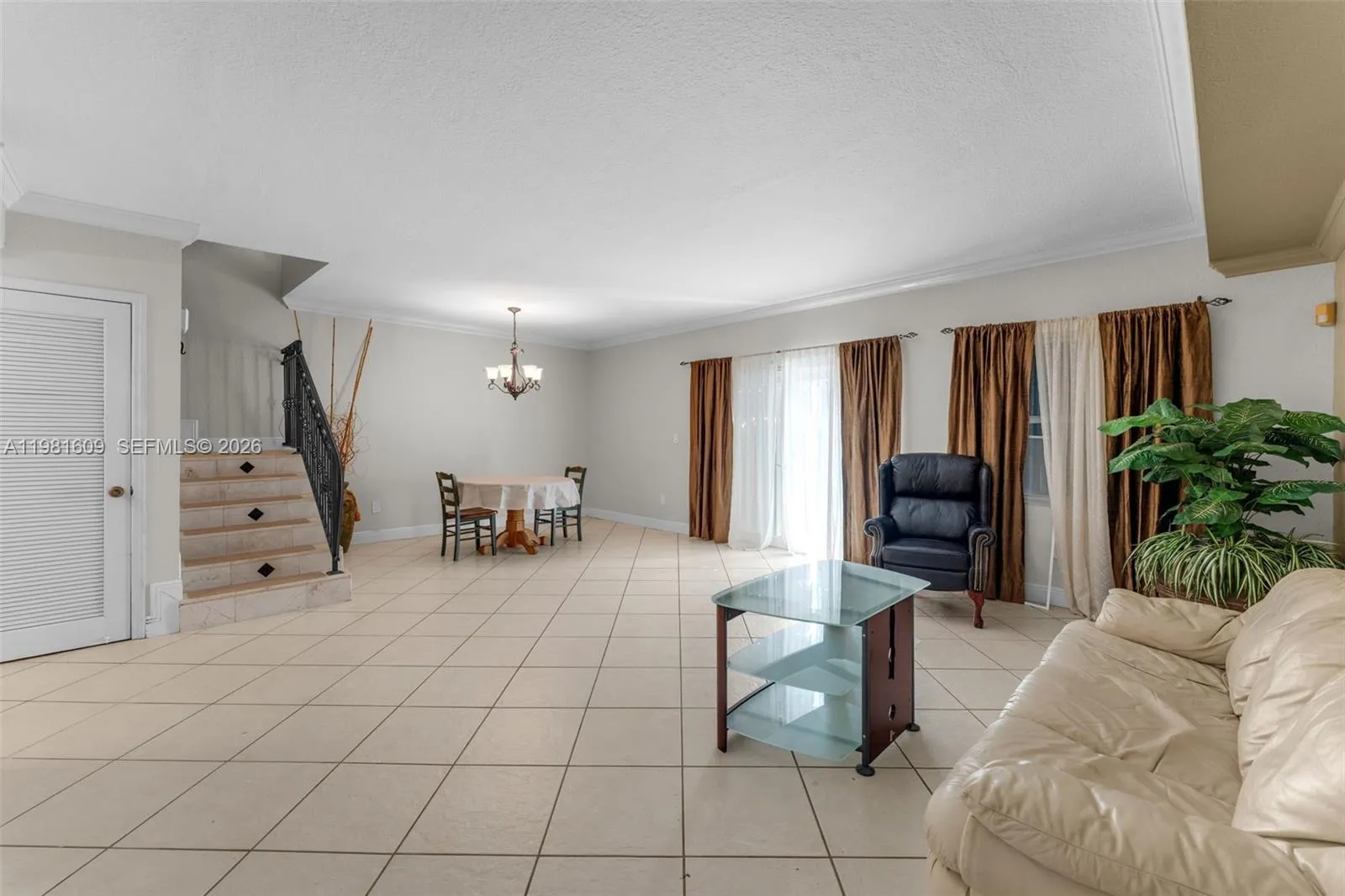 9110 SW 203rd Ter, Cutler Bay FL 33189