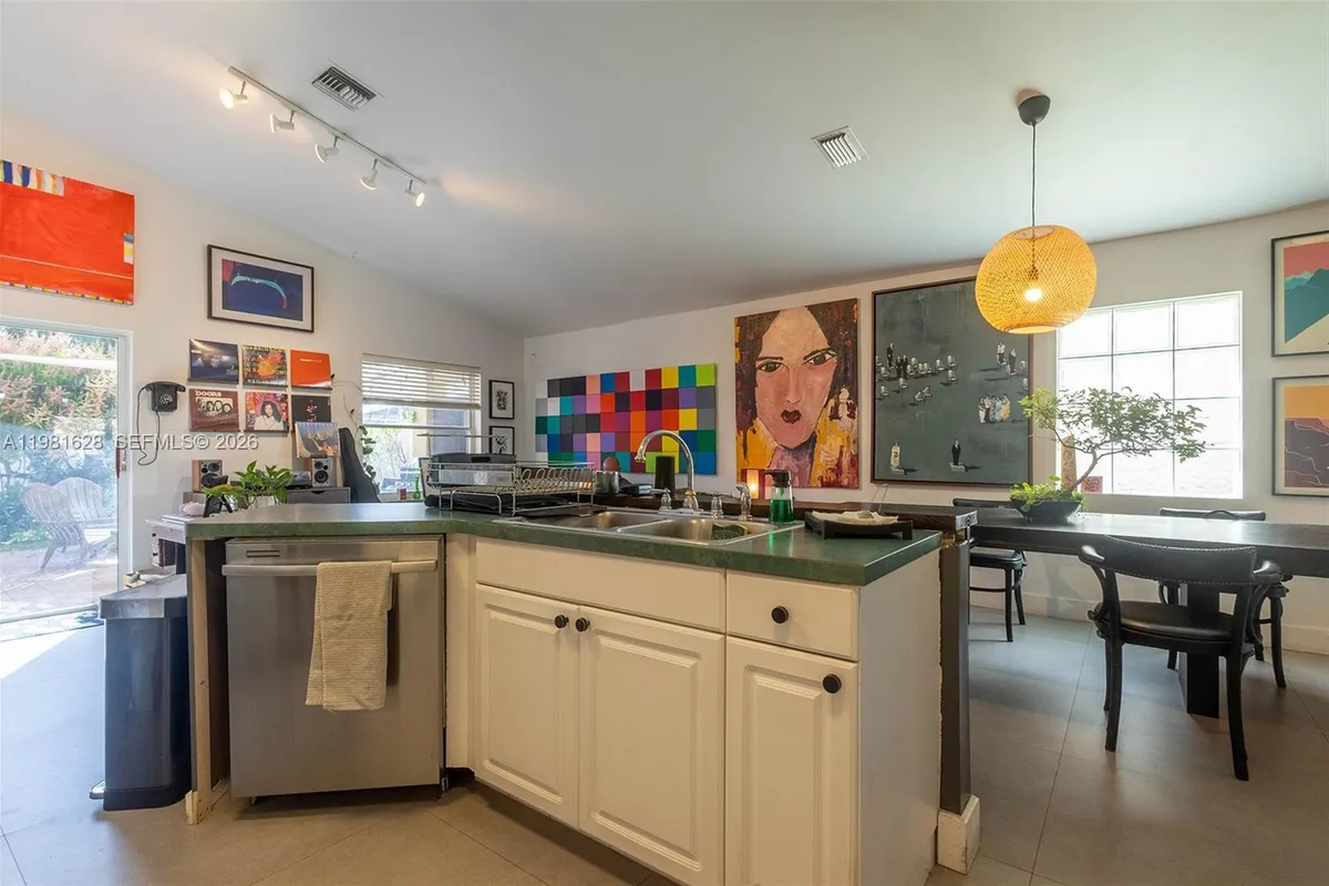 743 SW 121st Ave, Pembroke Pines FL 33025