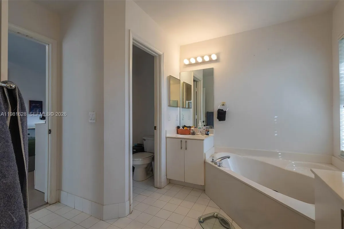 743 SW 121st Ave, Pembroke Pines FL 33025