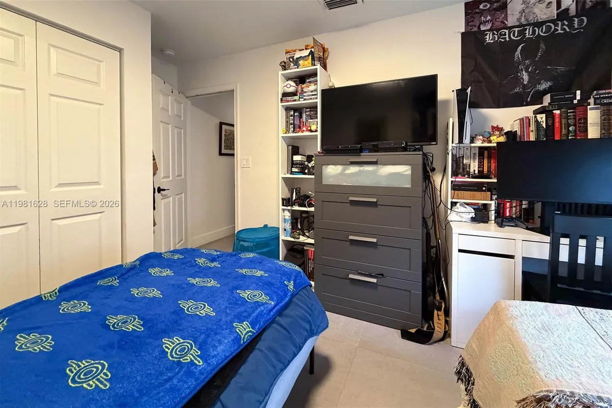 743 SW 121st Ave, Pembroke Pines FL 33025