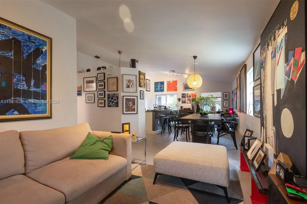 743 SW 121st Ave, Pembroke Pines FL 33025