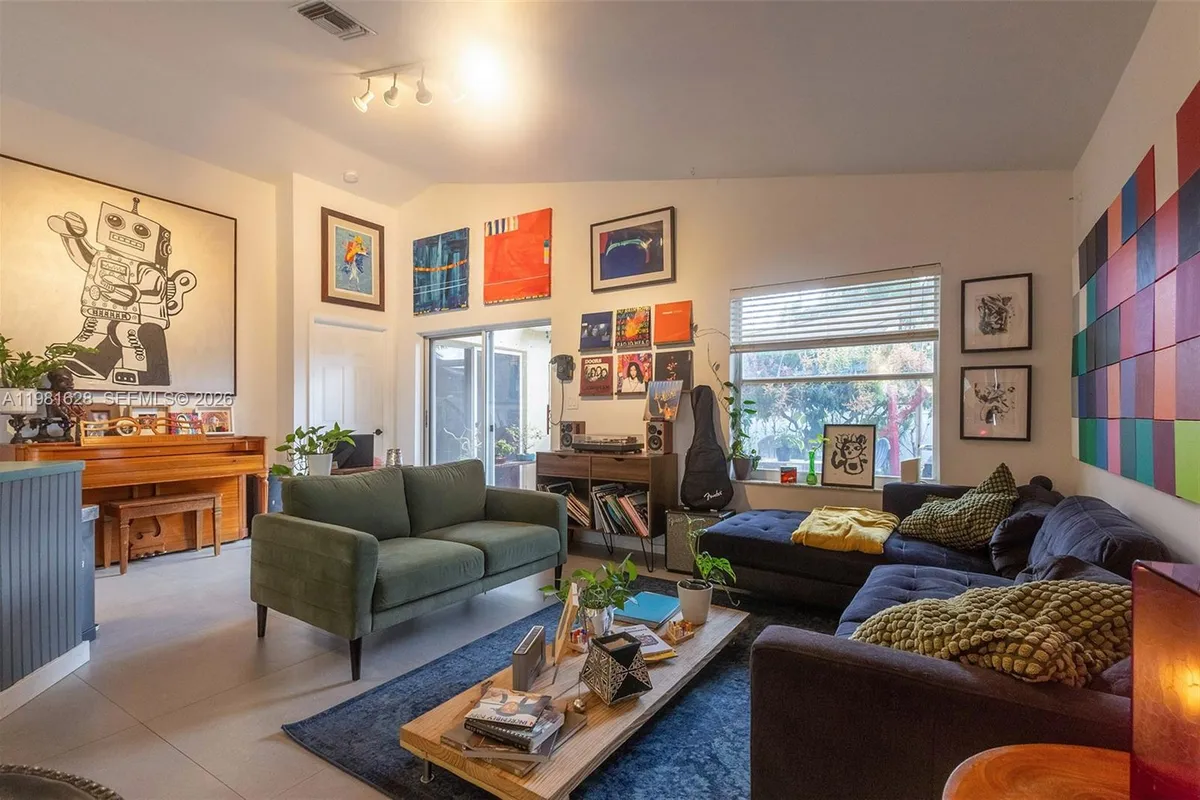 743 SW 121st Ave, Pembroke Pines FL 33025