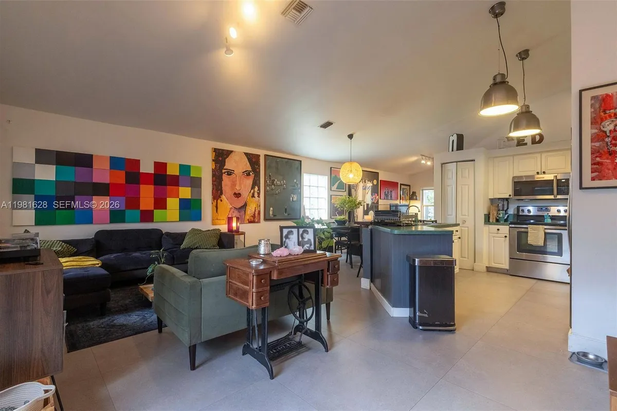 743 SW 121st Ave, Pembroke Pines FL 33025