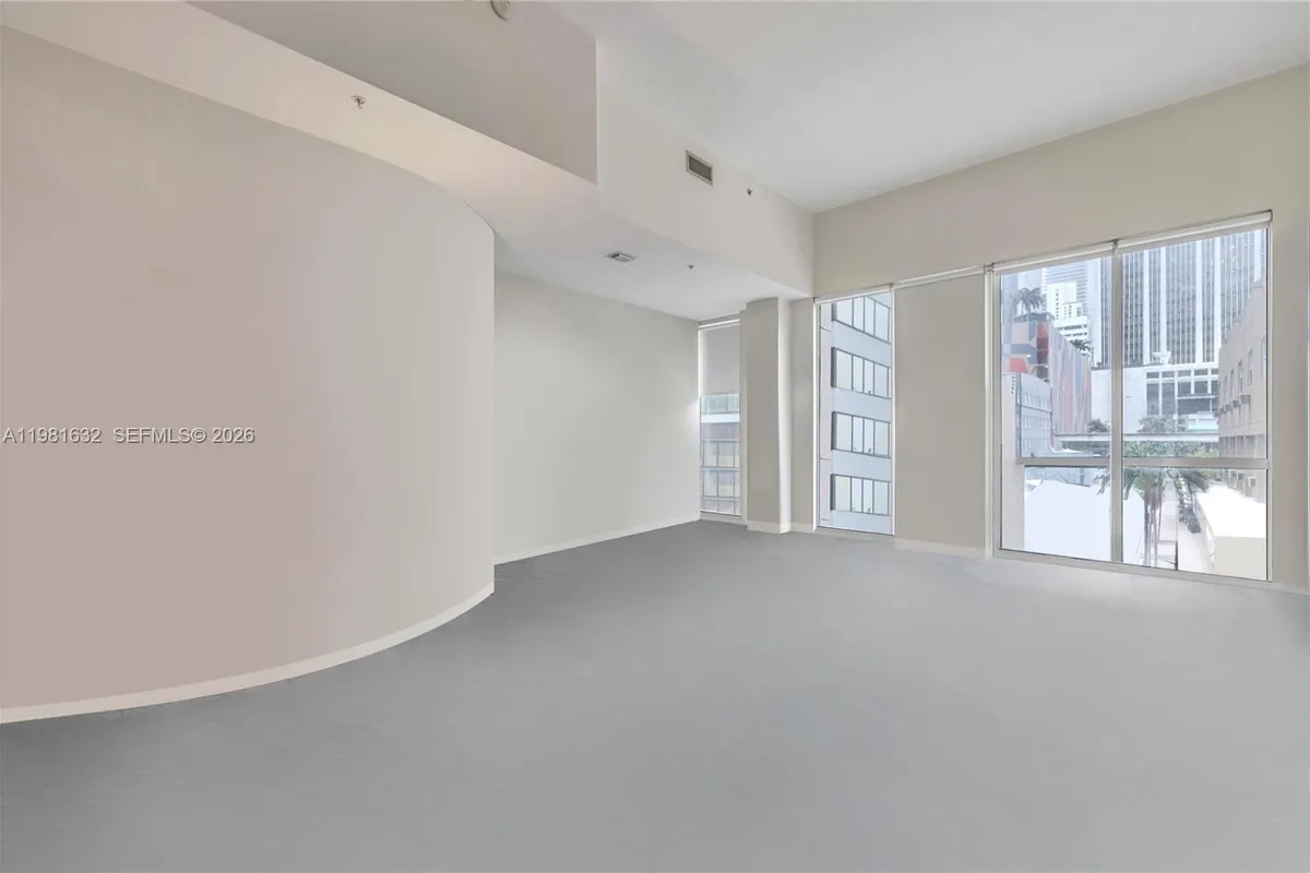 253 NE 2nd St # 220, Miami FL 33132