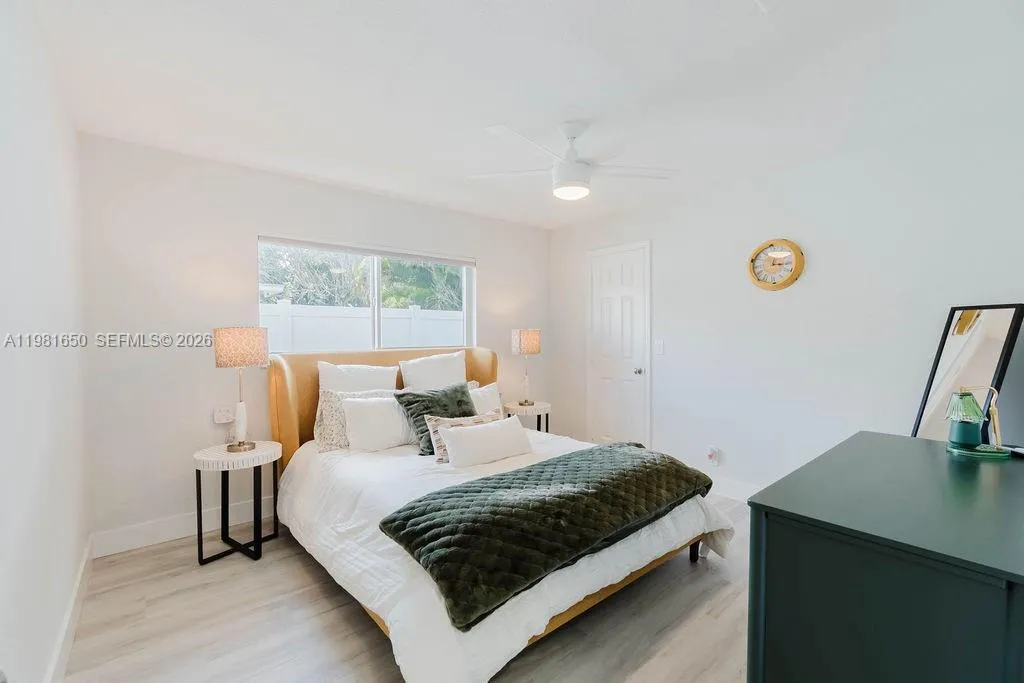 1710 NW 106th Ter, Pembroke Pines FL 33026