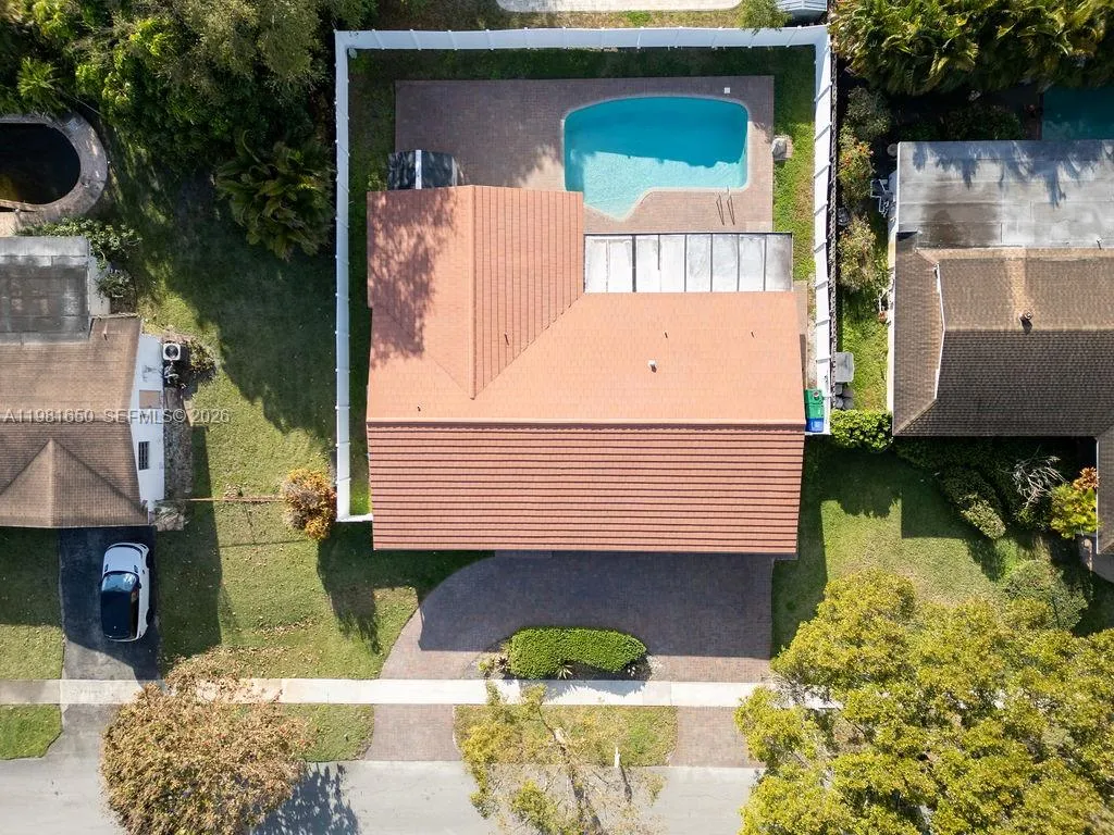 1710 NW 106th Ter, Pembroke Pines FL 33026