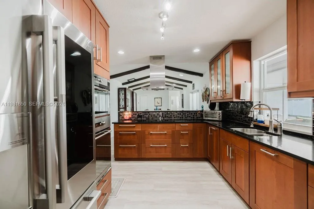 1710 NW 106th Ter, Pembroke Pines FL 33026