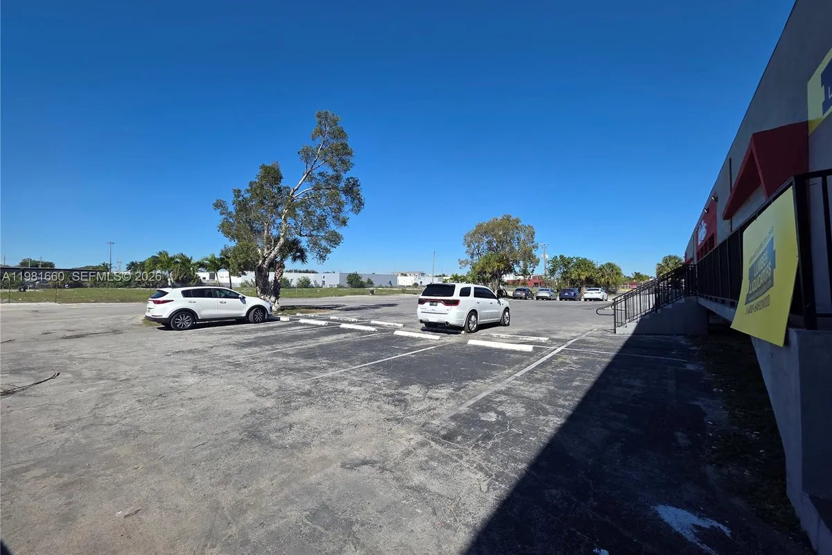 3281 NW 78th Ave, Doral FL 33122