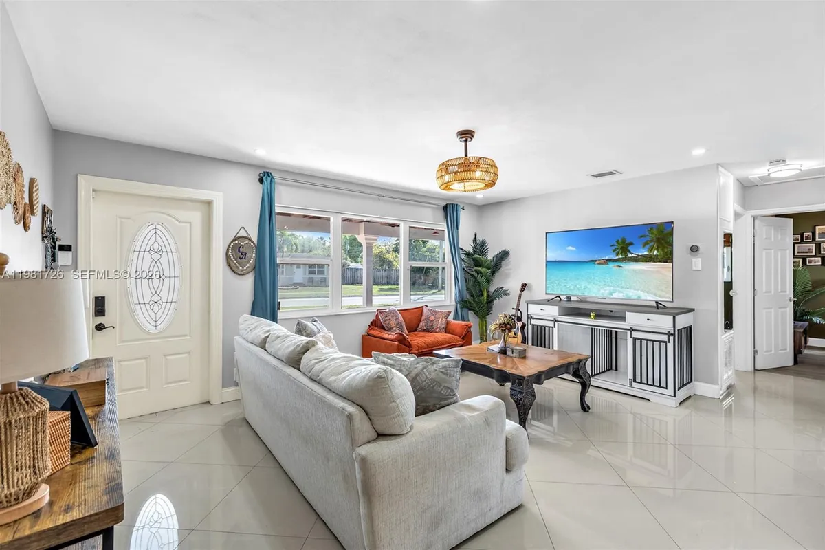 6140 NW 19th Ct, Margate FL 33063