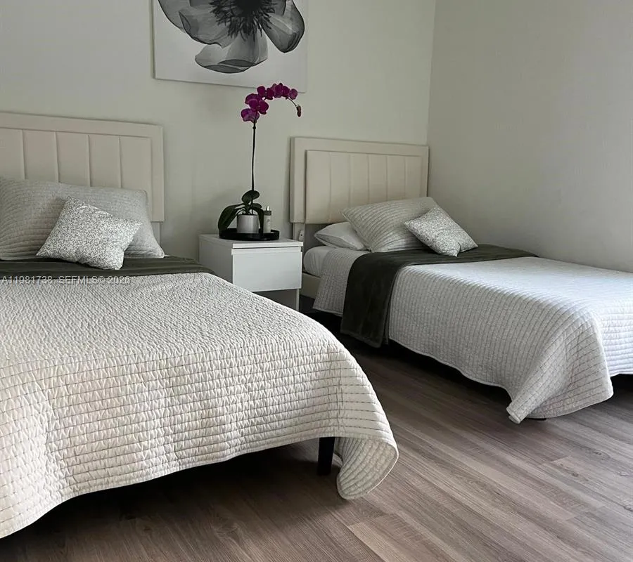 16 NW 10 Avenue, Cape Coral FL 33993