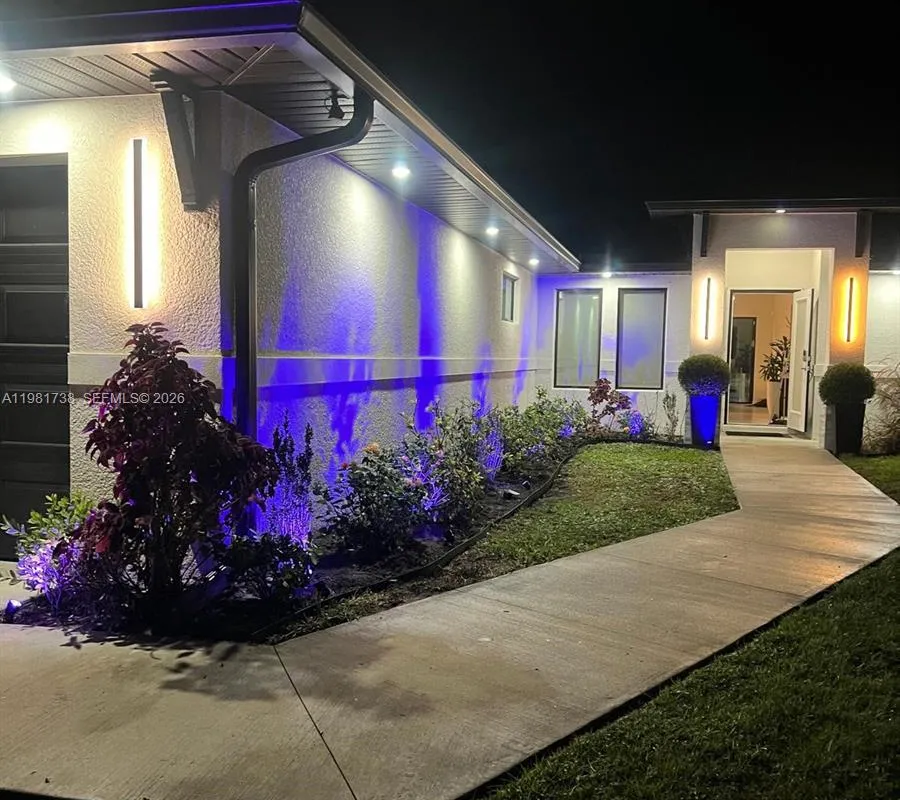 16 NW 10 Avenue, Cape Coral FL 33993