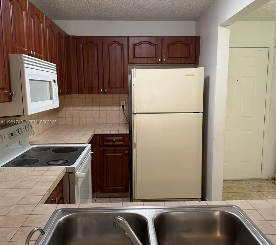 8851 NW 119th St # 2, Hialeah Gardens FL 33018