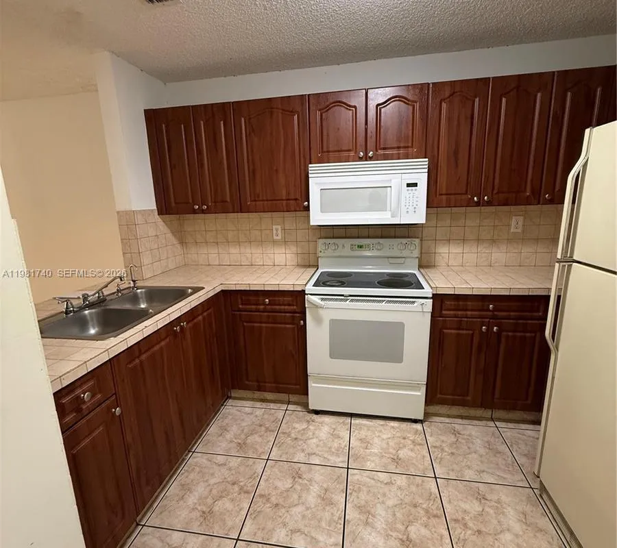 8851 NW 119th St # 2, Hialeah Gardens FL 33018