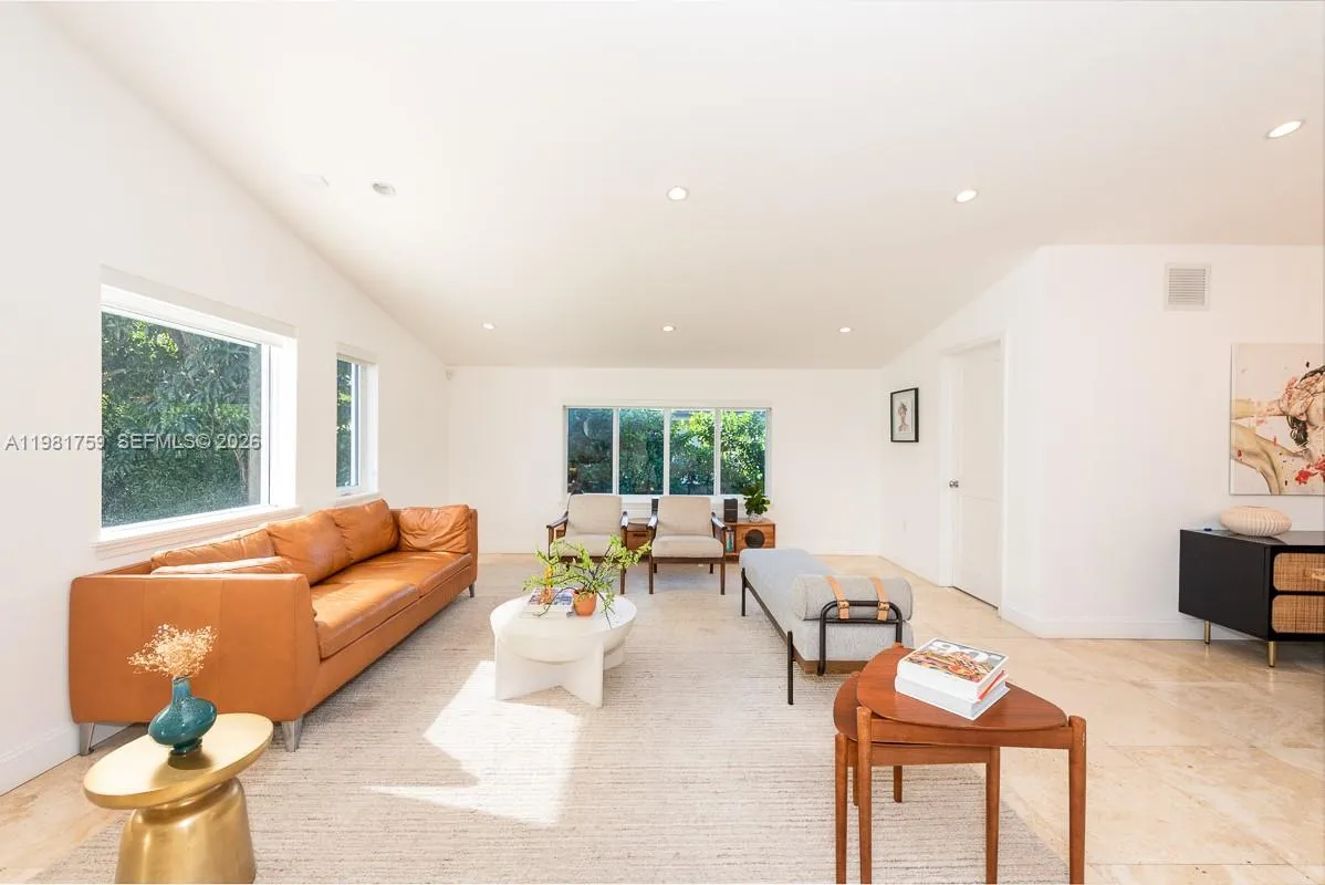 717 Benevento Ave, Coral Gables FL 33146