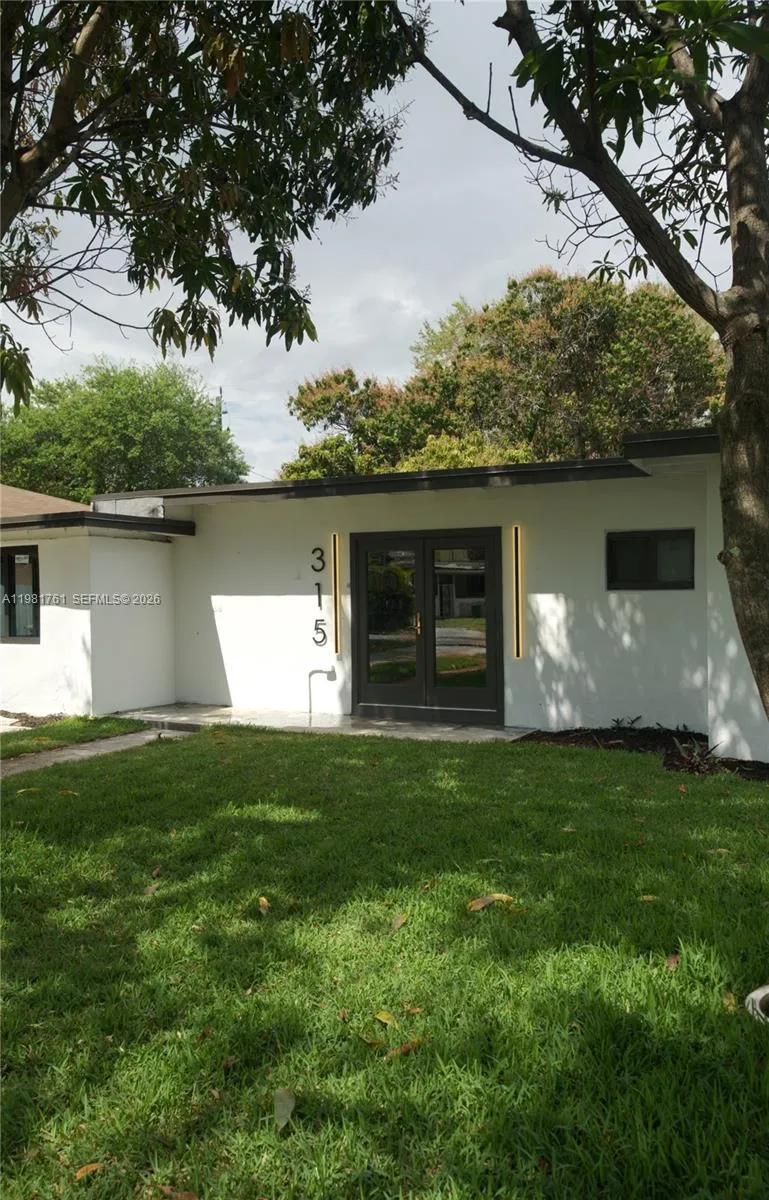 315 NW 127th St, North Miami FL 33168