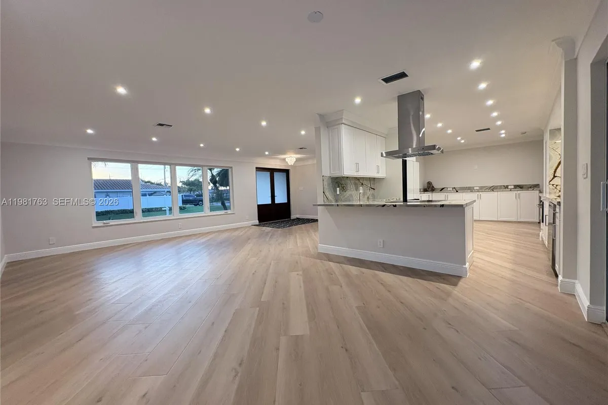 4460 NE 25th Ave, Lighthouse Point FL 33064