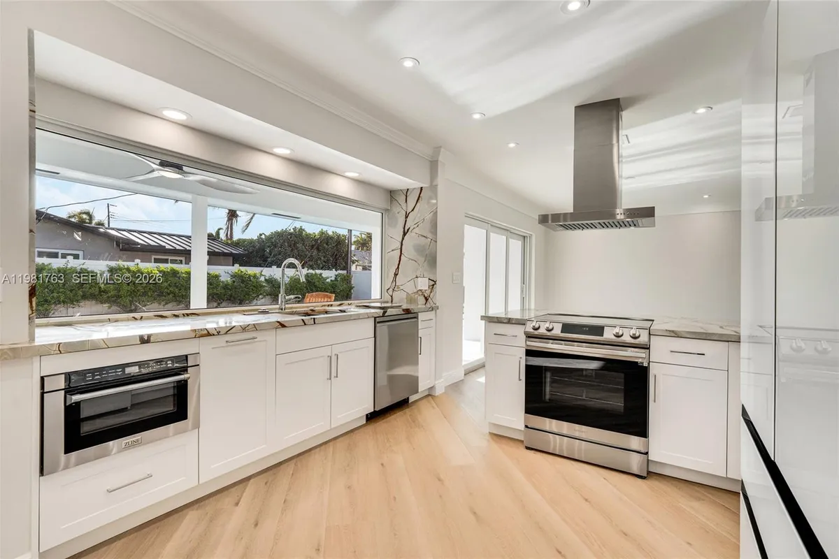 4460 NE 25th Ave, Lighthouse Point FL 33064