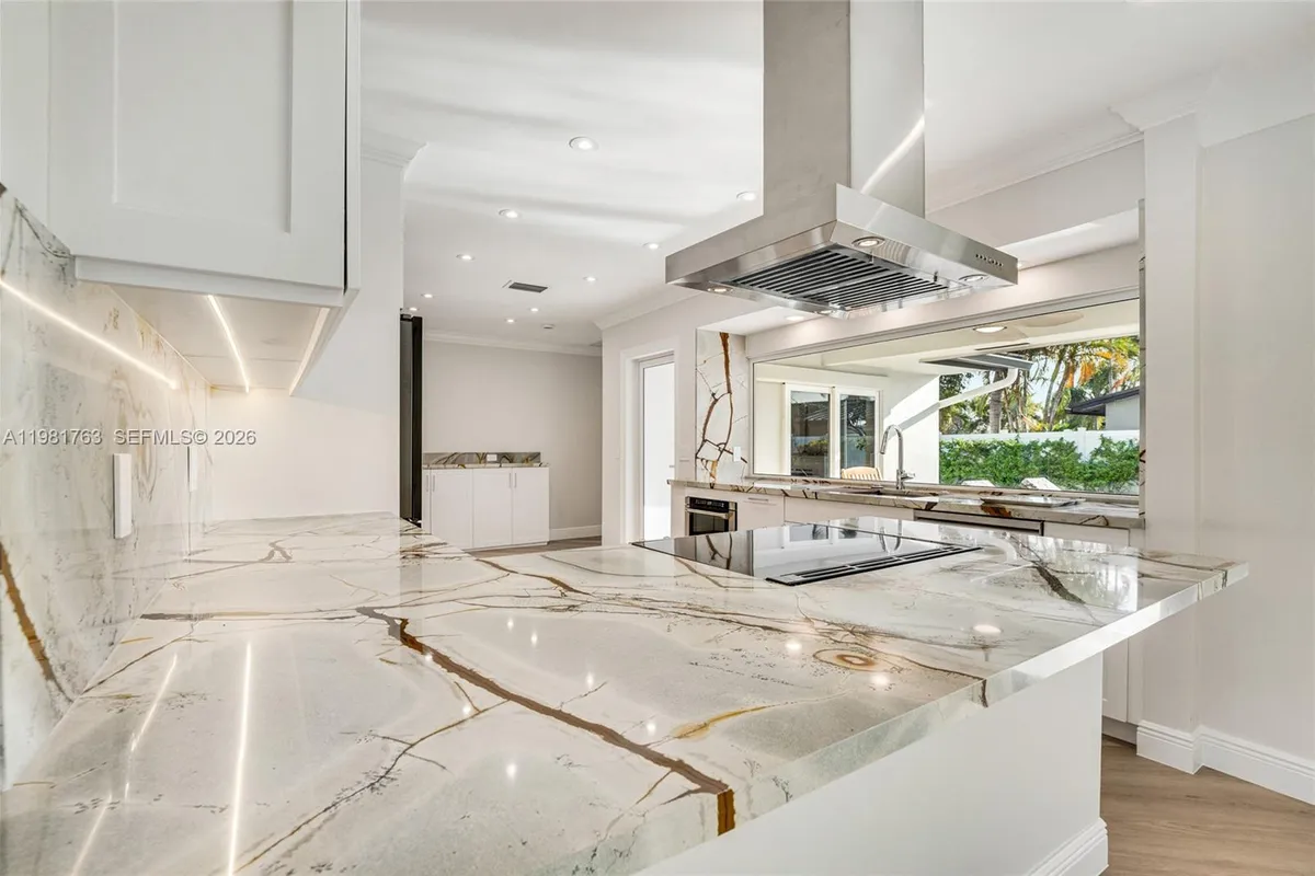 4460 NE 25th Ave, Lighthouse Point FL 33064