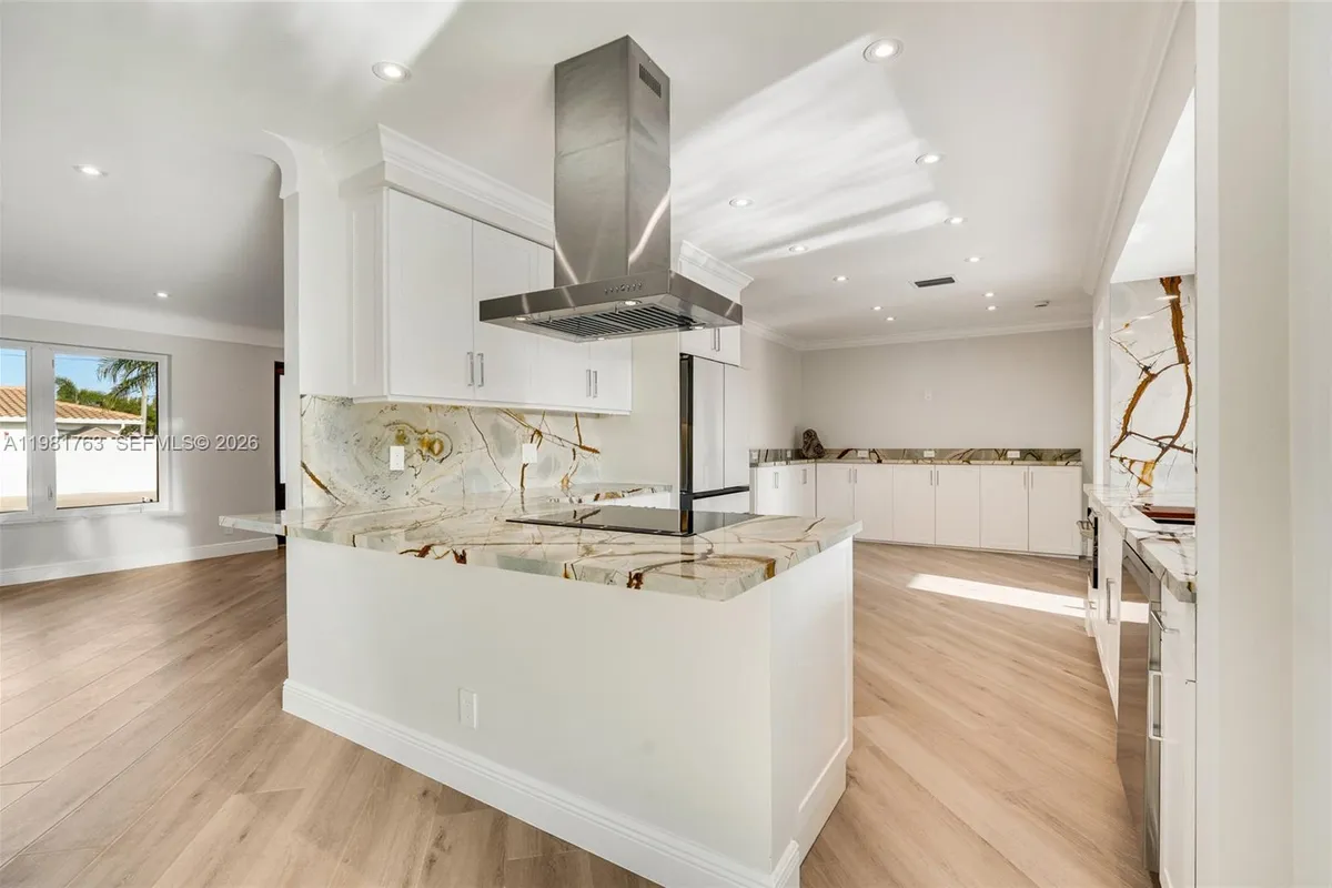 4460 NE 25th Ave, Lighthouse Point FL 33064