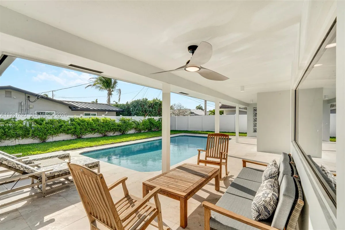 4460 NE 25th Ave, Lighthouse Point FL 33064