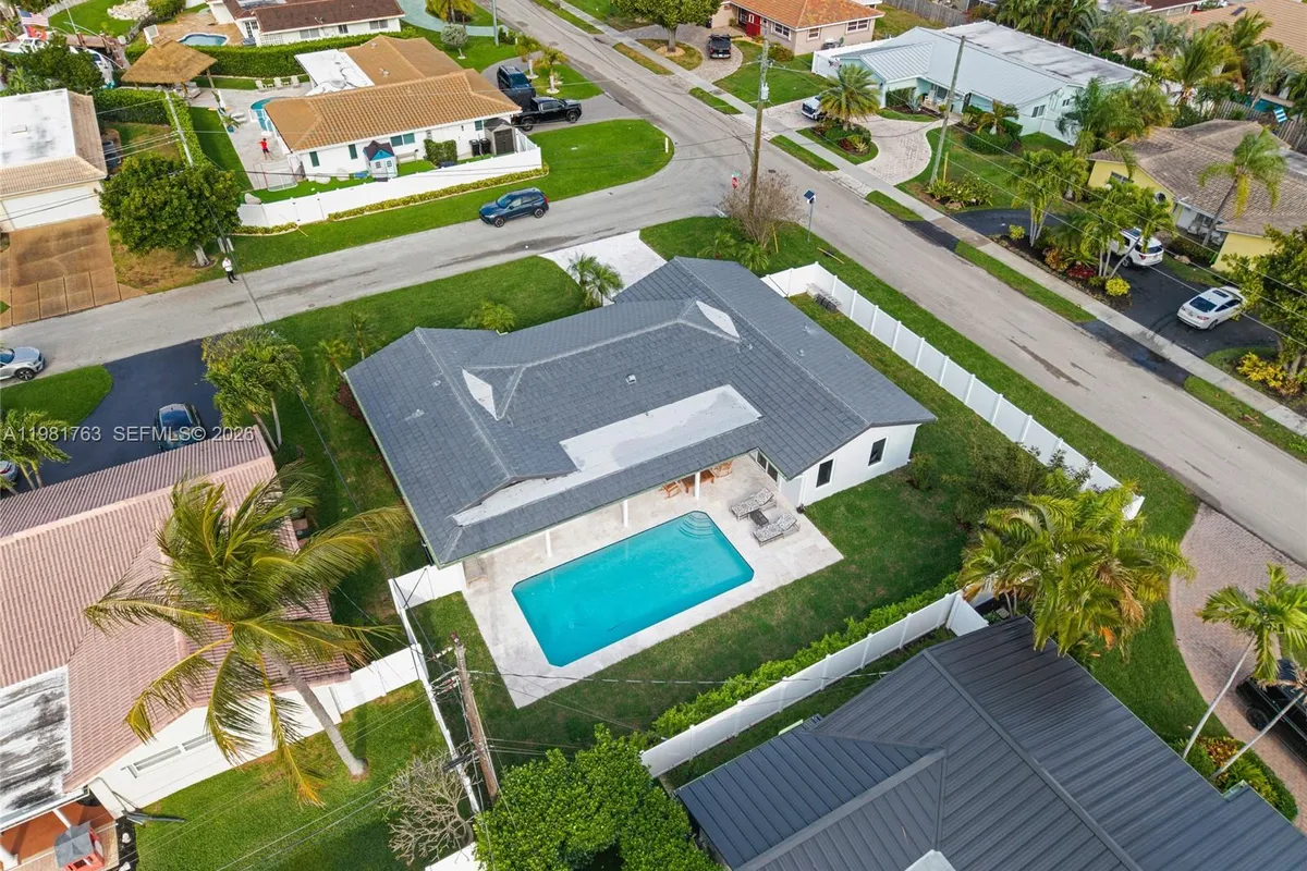 4460 NE 25th Ave, Lighthouse Point FL 33064