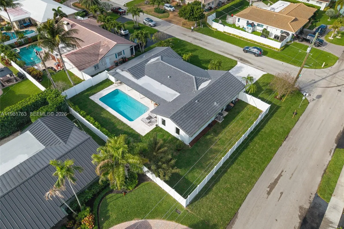 4460 NE 25th Ave, Lighthouse Point FL 33064