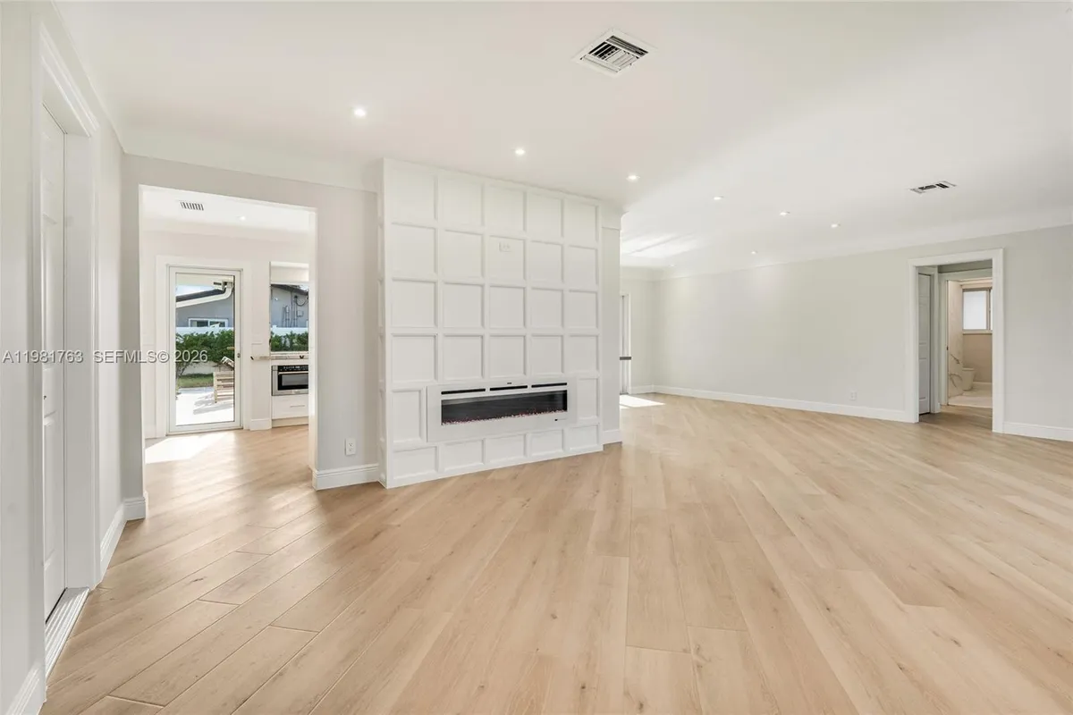 4460 NE 25th Ave, Lighthouse Point FL 33064