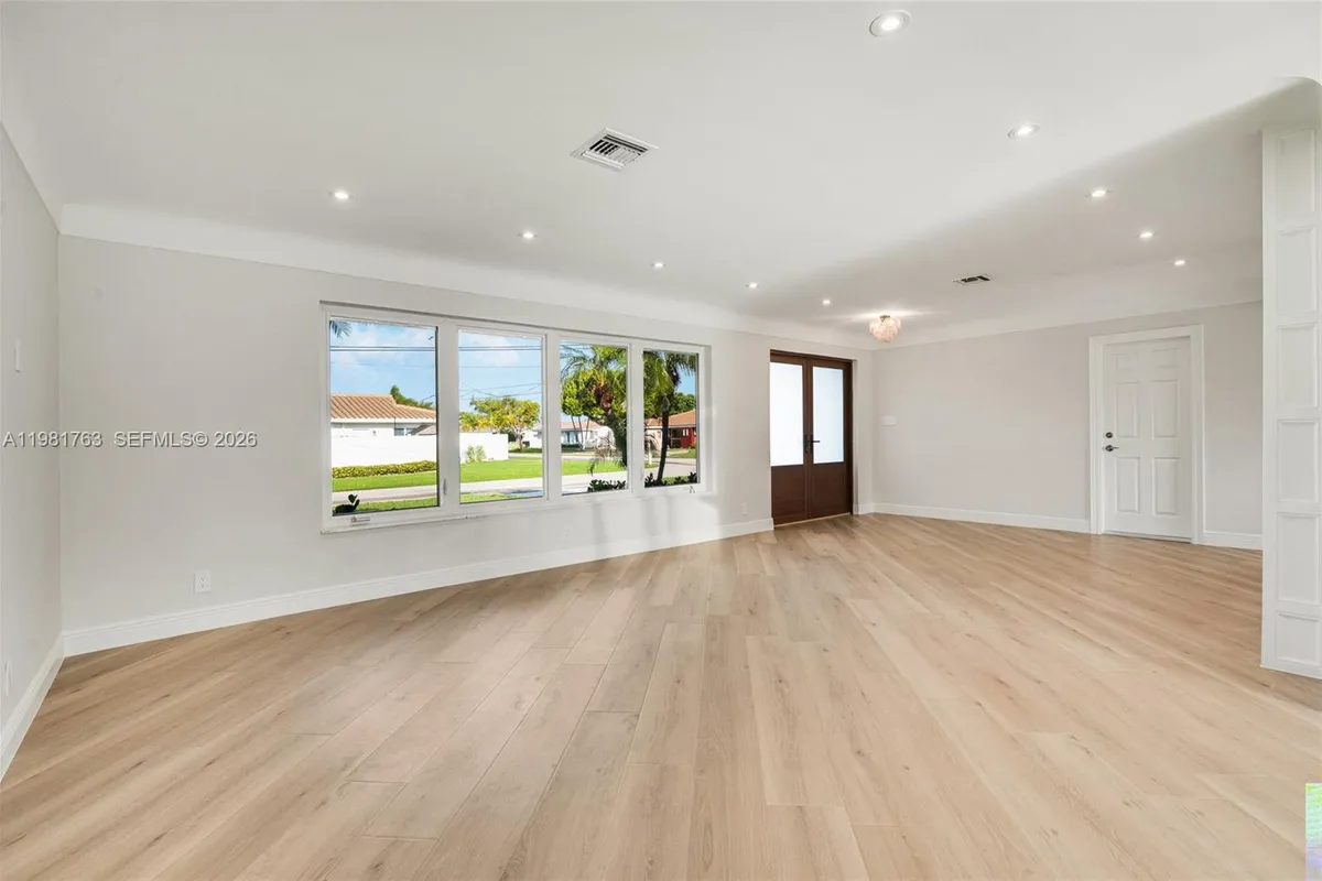 4460 NE 25th Ave, Lighthouse Point FL 33064